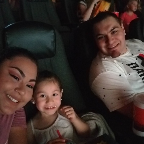 Meet your posher, Michelle - Picture 3 of 4